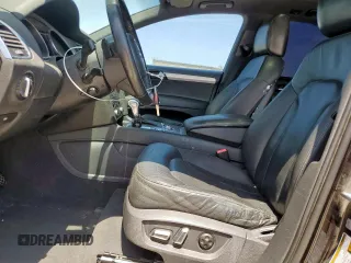 2015 Audi Q7 S line Prestige z VIN WA1DGAFE7FD019856, wystawiony jako Copart lot #58971725 z przebiegiem 189 437 mil mil oraz Szkoda całkowita • Salvage title. Historia ofert i sprzedaży dostępna na DreamBid. Obrazek 7.