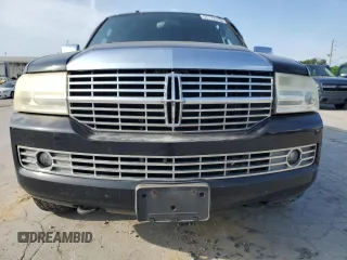 2007 Lincoln Navigator z VIN 5LMFU28597LJ02652, wystawiony jako Copart lot #55172515 z przebiegiem 222 436 mil mil oraz Tytuł czysty. Historia ofert i sprzedaży dostępna na DreamBid. Obrazek 5.