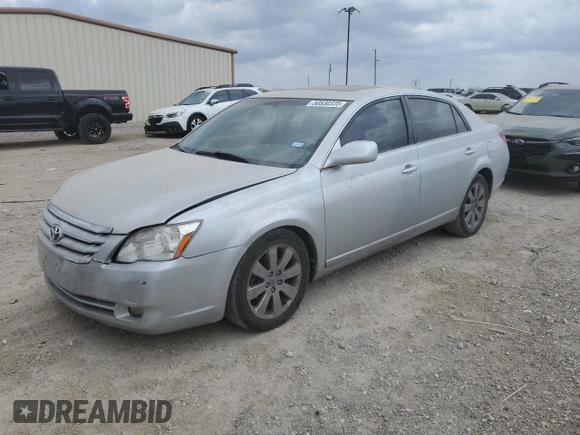 2005 Toyota Avalon XL z VIN 4T1BK36B55U019491, wystawiony jako Copart lot #50530335 z przebiegiem 111 698 mil mil oraz Szkoda całkowita • Salvage title. Historia ofert i sprzedaży dostępna na DreamBid. Obrazek 1.