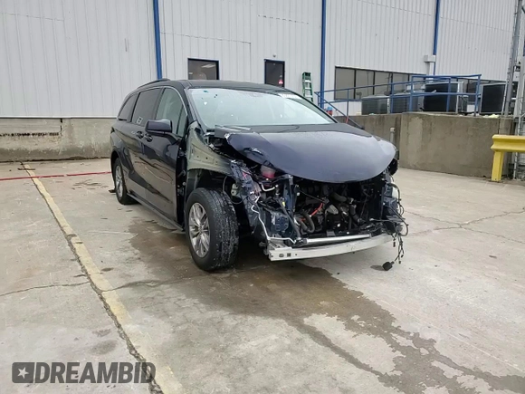 2022 Toyota Sienna LE z VIN 5TDKSKFC9NS049704, wystawiony jako Copart lot #41782995 z przebiegiem 8 014 mil mil oraz Szkoda całkowita • Salvage title. Historia ofert i sprzedaży dostępna na DreamBid. Obrazek 15.