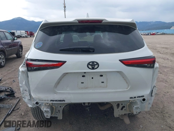 2022 Toyota Highlander XLE with VIN 5TDGZRBHXNS234405, listed as a IAAI auction lot 42045237 with 49,875 mi miles and . Bid and sale history available at DreamBid. Image 17.