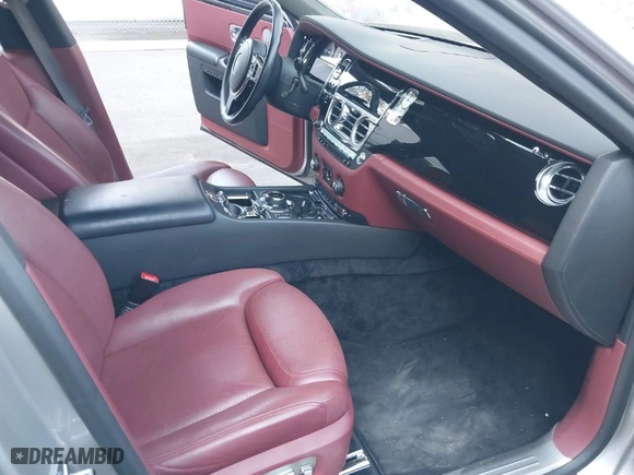 2017 Rolls-Royce Ghost with VIN SCA664S54HUX54040, listed as a IAAI auction lot 41559707 with 43,073 mi miles. Bid and sale history available at carsss.com. Image 5.