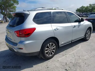 2013 Nissan Pathfinder SL with VIN 5N1AR2MM8DC679194, listed as a IAAI auction lot 41930209 with 182,959 mi miles. Bid and sale history available at carsss.com. Image 4.