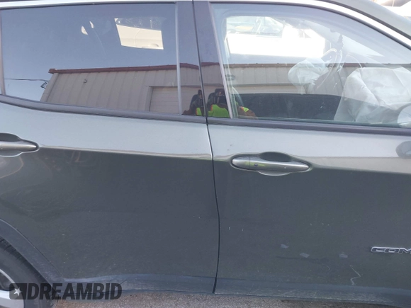 2019 Jeep Compass Altitude z VIN 3C4NJCBB6KT637645, wystawiony jako IAAI lot #40686310 z przebiegiem 60 215 mil mil oraz . Historia ofert i sprzedaży dostępna na DreamBid. Obrazek 13.