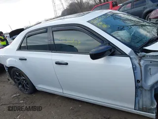 2015 Chrysler 300 with VIN 2C3CCAGG5FH808771, listed as a IAAI auction lot 41156907 with 133,000 mi miles. Bid and sale history available at carsss.com. Image 14.