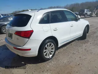 2014 Audi Q5 Premium Plus with VIN WA1LFAFP1EA051704, listed as a IAAI auction lot 41725317 with 136,084 mi miles. Bid and sale history available at carsss.com. Image 4.