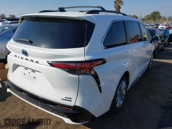 2023 Toyota Sienna XSE with VIN 5TDXSKFC7PS076599, listed as a IAAI auction lot 41548652 with 35,587 mi miles. Bid and sale history available at carsss.com. Image 4.