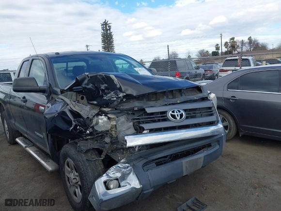 2015 Toyota Tundra 2WD Truck SR5 with VIN 5TFRY5F16FX186284, listed as a IAAI auction lot 41495781 with 176,259 mi miles. Bid and sale history available at carsss.com. Image 1.