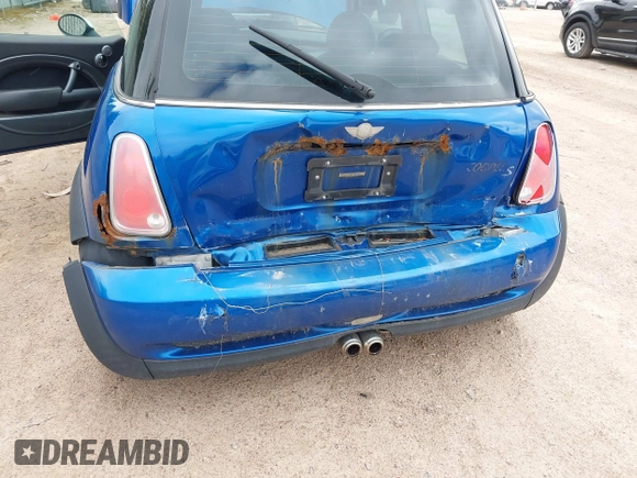 2006 MINI Hardtop S with VIN WMWRE33516TL22491, listed as a IAAI auction lot 42134690 with 163,912 mi miles and . Bid and sale history available at DreamBid. Image 6.