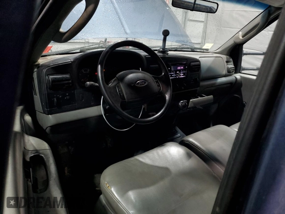 2005 Ford F-350 XL z VIN 1FTWX31P55EC91379, wystawiony jako Copart lot #47813565 z przebiegiem 142 729 mil mil oraz Szkoda całkowita • Salvage title. Historia ofert i sprzedaży dostępna na DreamBid. Obrazek 8.