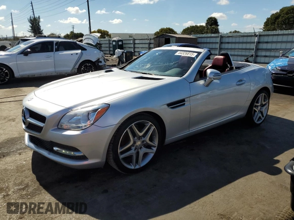 2015 Mercedes-Benz SLK 250 z VIN WDDPK4HA9FF103541, wystawiony jako Copart lot #44326815 z przebiegiem 34 522 mil mil oraz Nie do naprawy • Non repairable. Historia ofert i sprzedaży dostępna na DreamBid. Obrazek 1.