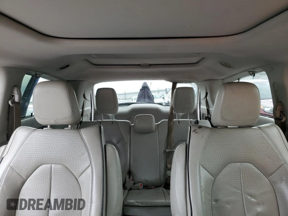 2018 Chrysler Pacifica Hybrid Limited с VIN 2C4RC1N7XJR118185, выставлен на аукционе Copart как лот 55585985 с пробегом 95 202 миль миль и Списание • Salvage title. История ставок и продаж доступна на DreamBid. Изображение 10.