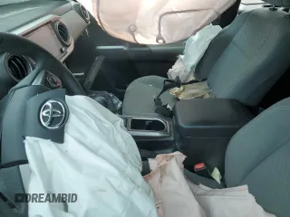 2021 Toyota Tacoma SR z VIN 3TYSZ5AN0MT009231, wystawiony jako Copart lot #49252665 z przebiegiem Nie podano mil oraz Szkoda całkowita • Salvage title. Historia ofert i sprzedaży dostępna na DreamBid. Obrazek 7.