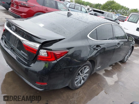 2018 Lexus ES with VIN JTHBW1GG7J2193963, listed as a IAAI auction lot 41894318 with 75,969 mi miles. Bid and sale history available at carsss.com. Image 4.