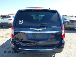 2014 Chrysler Town & Country Touring z VIN 2C4RC1BG0ER444524, wystawiony jako IAAI lot #41861302 z przebiegiem 138 764 mil mil oraz . Historia ofert i sprzedaży dostępna na DreamBid. Obrazek 16.