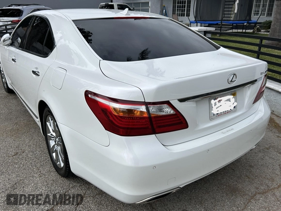 2012 Lexus LS 460 z VIN JTHBL5EF0C5109820, wystawiony jako IAAI lot #41795530 z przebiegiem 66 289 mil mil oraz . Historia ofert i sprzedaży dostępna na DreamBid. Obrazek 3.