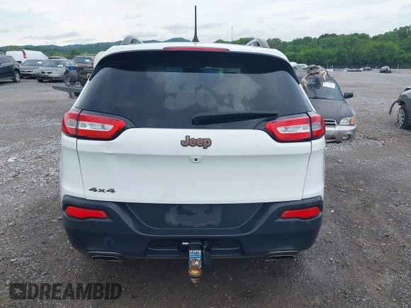 2016 Jeep Cherokee Latitude z VIN 1C4PJMCS4GW332918, wystawiony jako IAAI lot #42447507 z przebiegiem 97 575 mil mil oraz . Historia ofert i sprzedaży dostępna na DreamBid. Obrazek 17.