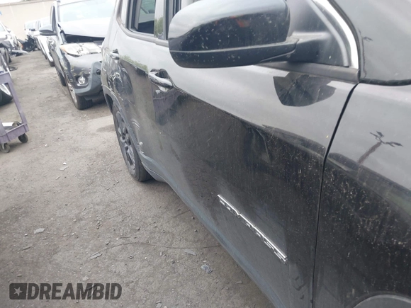 2020 Jeep Compass Latitude with VIN 3C4NJCBB8LT206001, listed as a IAAI auction lot 42352933 with 58,406 mi miles and . Bid and sale history available at DreamBid. Image 13.
