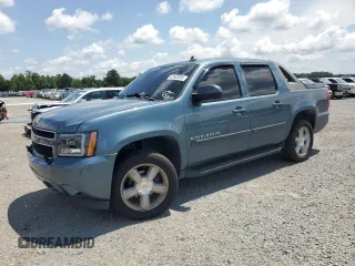 2008 Chevrolet Avalanche 3LT z VIN 3GNEC120X8G262669, wystawiony jako Copart lot #63563495 z przebiegiem 301 581 mil mil oraz Szkoda całkowita • Salvage title. Historia ofert i sprzedaży dostępna na DreamBid. Obrazek 1.