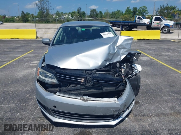 2013 Volkswagen Jetta SE с VIN 3VWDP7AJ6DM376487, выставлен на аукционе IAAI как лот 42362475 с пробегом 124 324 миль миль и . История ставок и продаж доступна на DreamBid. Изображение 12.