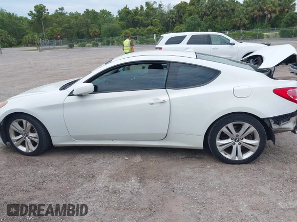 2012 Hyundai Genesis Coupe Premium z VIN KMHHT6KD0CU068949, wystawiony jako IAAI lot #42227303 z przebiegiem 123 695 mil mil oraz . Historia ofert i sprzedaży dostępna na DreamBid. Obrazek 14.
