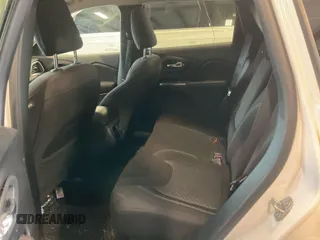 2020 Jeep Cherokee Latitude z VIN 1C4PJLCB4LD628070, wystawiony jako IAAI lot #42859811 z przebiegiem 119 307 mil mil oraz . Historia ofert i sprzedaży dostępna na DreamBid. Obrazek 24.