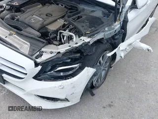 2017 Mercedes-Benz C 300 z VIN 55SWF4JB0HU201974, wystawiony jako IAAI lot #42321027 z przebiegiem 124 958 mil mil oraz . Historia ofert i sprzedaży dostępna na DreamBid. Obrazek 6.