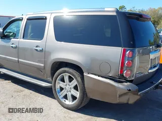 2011 GMC Yukon XL Denali with VIN 1GKS2MEF4BR280225, listed as a IAAI auction lot 41732220 with 121,684 mi miles. Bid and sale history available at carsss.com. Image 22.
