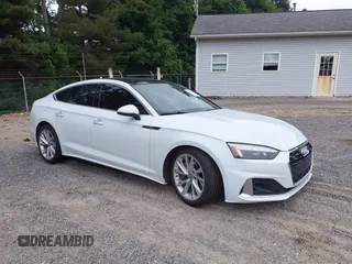 2020 Audi A5 Sportback Premium Plus z VIN WAUCNCF59LA018284, wystawiony jako IAAI lot #39841226 z przebiegiem 51 579 mil mil oraz . Historia ofert i sprzedaży dostępna na DreamBid. Obrazek 1.