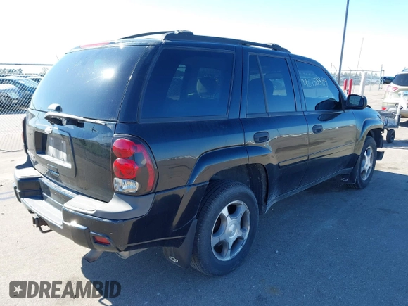 2007 Chevrolet TrailBlazer LS with VIN 1GNDT13S472288929, listed as a IAAI auction lot 42155584 with 193,178 mi miles and . Bid and sale history available at DreamBid. Image 4.