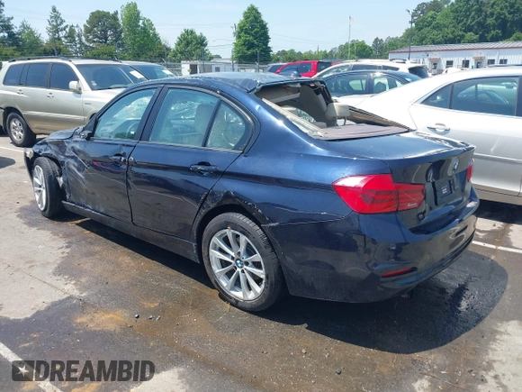 2017 BMW 3 Series 320i z VIN WBA8E1G58HNU14926, wystawiony jako IAAI lot #42150462 z przebiegiem 143 655 mil mil oraz . Historia ofert i sprzedaży dostępna na DreamBid. Obrazek 3.