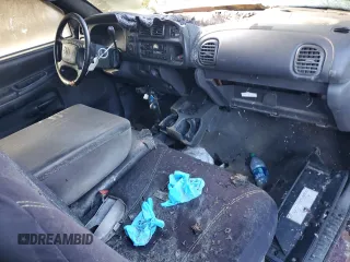 2001 Dodge 2500 z VIN 3B7KF26Z01M553173, wystawiony jako Copart lot #42750515 z przebiegiem Nie podano mil oraz Szkoda całkowita • Salvage title. Historia ofert i sprzedaży dostępna na DreamBid. Obrazek 8.