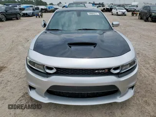 2020 Dodge Charger Scat Pack Widebody z VIN 2C3CDXGJ6LH175883, wystawiony jako Copart lot #59805515 z przebiegiem 27 322 mil mil oraz Czysty tytuł • Clean title. Historia ofert i sprzedaży dostępna na DreamBid. Obrazek 5.