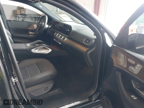 2025 Mercedes-Benz GLE 450 with VIN 4JGFD5KB7SB319795, listed as a IAAI auction lot 42284819 with 3,711 mi miles and . Bid and sale history available at DreamBid. Image 5.