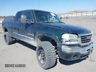 2003 GMC Sierra 2500HD SLE z VIN 1GTHK29U73E100263, wystawiony jako IAAI lot #42043266 z przebiegiem 215 486 mil mil oraz . Historia ofert i sprzedaży dostępna na DreamBid. Obrazek 1.