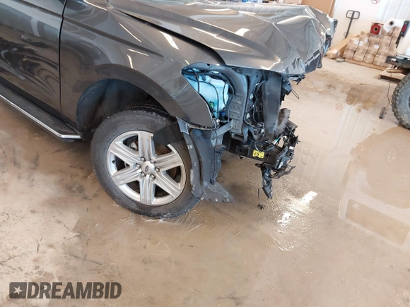 2019 Ford Expedition XLT with VIN 1FMJU1JT8KEA82990, listed as a IAAI auction lot 41622190 with 1 mi miles. Bid and sale history available at carsss.com. Image 20.