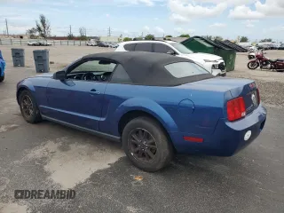 2007 Ford Mustang Deluxe with VIN 1ZVFT84N675272505, listed as a Copart auction lot 60449045 with 98,475 mi miles and Clean title. Bid and sale history available at DreamBid. Image 2.
