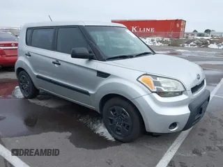 2011 Kia Soul with VIN KNDJT2A14B7318468, listed as a IAAI auction lot 41714408 with 208,425 mi miles. Bid and sale history available at carsss.com. Image 1.