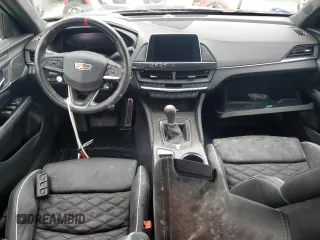 2023 Cadillac CT4-V Blackwing z VIN 1G6DL5RP9P0460034, wystawiony jako Copart lot #74655204 z przebiegiem Nie podano mil oraz Szkody całkowita. Historia ofert i sprzedaży dostępna na DreamBid. Obrazek 8.