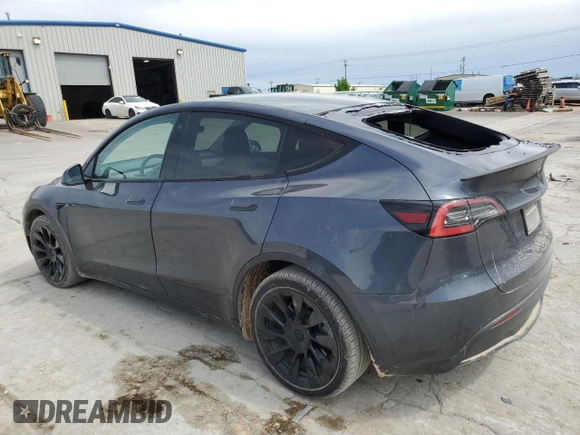 2021 Tesla Model Y Long Range z VIN 5YJYGDEE9MF067651, wystawiony jako Copart lot #55758165 z przebiegiem 61 348 mil mil oraz Czysty tytuł • Clean title. Historia ofert i sprzedaży dostępna na DreamBid. Obrazek 2.