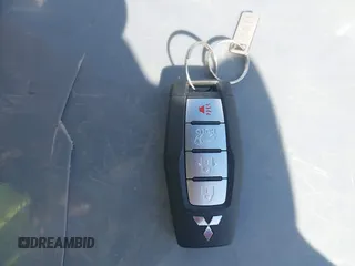 2022 Mitsubishi Outlander SE z VIN JA4J3UA82NZ021498, wystawiony jako IAAI lot #42015884 z przebiegiem 73 420 mil mil oraz . Historia ofert i sprzedaży dostępna na DreamBid. Obrazek 11.