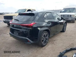 2019 Lexus UX 200 z VIN JTHY3JBH4K2006358, wystawiony jako IAAI lot #41541846 z przebiegiem 120 809 mil mil oraz . Historia ofert i sprzedaży dostępna na DreamBid. Obrazek 4.