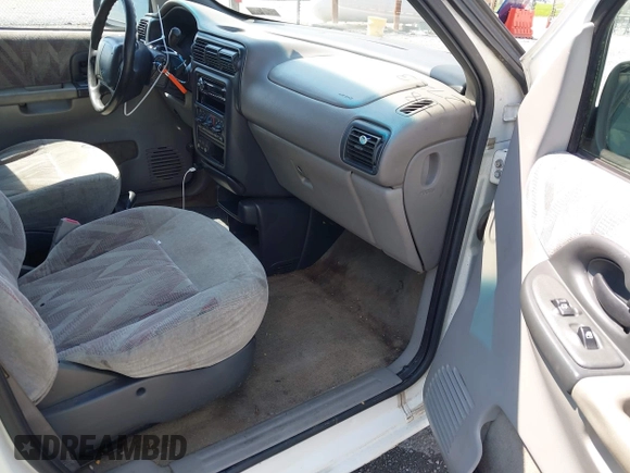 1997 Chevrolet Venture z VIN 1GNDX06E5VD152072, wystawiony jako IAAI lot #42382723 z przebiegiem 249 460 mil mil oraz . Historia ofert i sprzedaży dostępna na DreamBid. Obrazek 5.