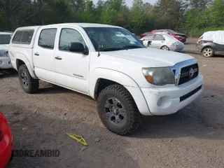 2011 Toyota Tacoma with VIN 3TMLU4EN3BM077216, listed as a IAAI auction lot 41916370 with 159,554 mi miles. Bid and sale history available at carsss.com. Image 1.