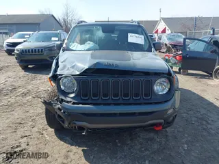 2018 Jeep Renegade Trailhawk with VIN ZACCJBCB2JPH11780, listed as a IAAI auction lot 41776536 with 86,894 mi miles. Bid and sale history available at carsss.com. Image 12.