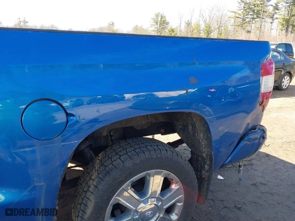 2018 Toyota Tundra 4WD SR5 with VIN 5TFAY5F14JX729945, listed as a IAAI auction lot 41778714 with 82,516 mi miles. Bid and sale history available at carsss.com. Image 21.