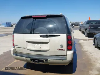 2009 GMC Denali z VIN 1GKFC06269R198526, wystawiony jako IAAI lot #41677428 z przebiegiem 244 410 mil mil oraz . Historia ofert i sprzedaży dostępna na DreamBid. Obrazek 16.