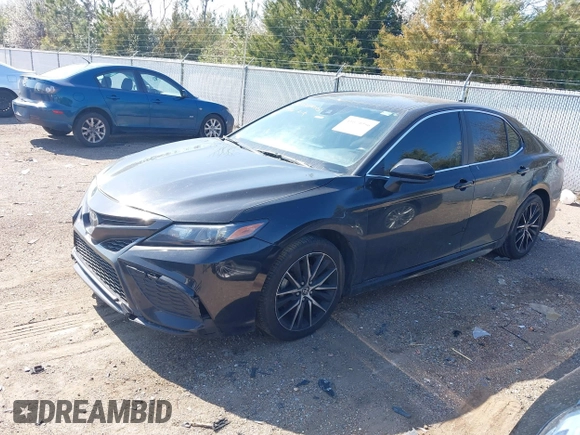 2021 Toyota Camry SE Nightshade with VIN 4T1G11AK1MU579561, listed as a IAAI auction lot 41674956 with 114,648 mi miles. Bid and sale history available at carsss.com. Image 2.
