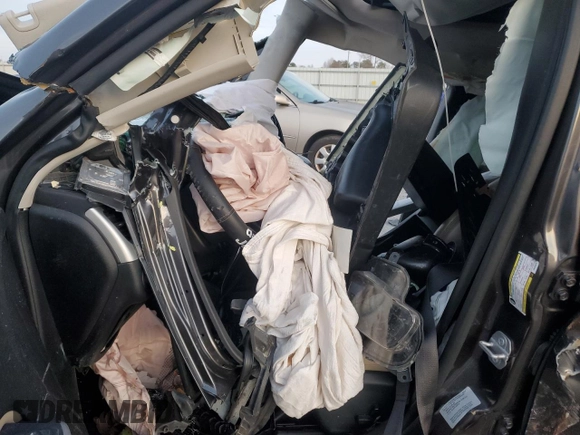 2017 Jeep Cherokee Limited z VIN 1C4PJLDS8HW643570, wystawiony jako Copart lot #85010674 z przebiegiem 78 184 mil mil oraz Szkoda całkowita • Salvage title. Historia ofert i sprzedaży dostępna na DreamBid. Obrazek 7.