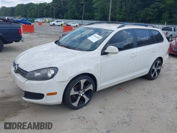2011 Volkswagen Jetta SE with VIN 3VWPX7AJ5BM601475, listed as a IAAI auction lot 42633458 with Not provided miles and . Bid and sale history available at DreamBid. Image 2.
